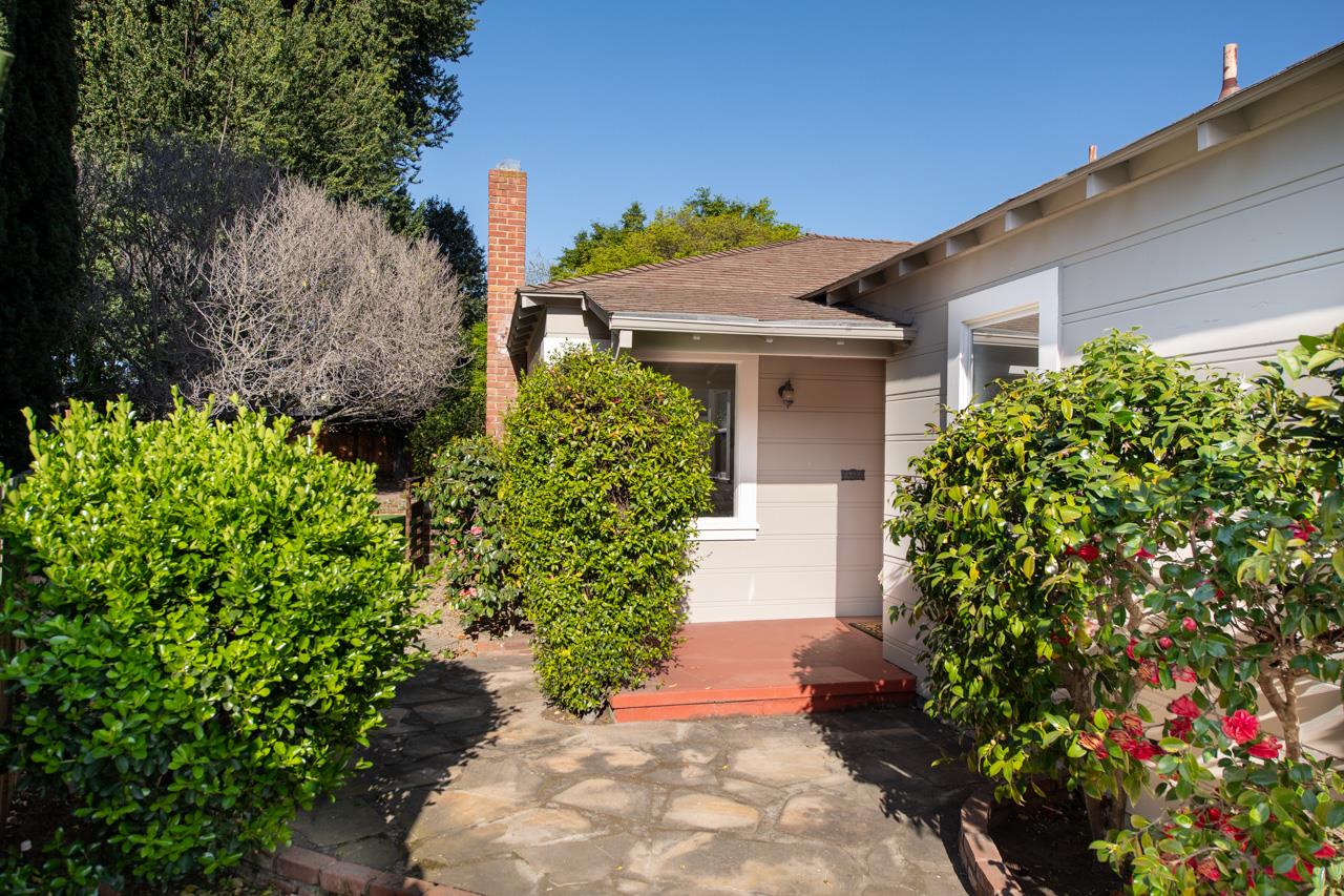 8 Oak Court Sunnyvale, CA 94086 - Photo 3 of 30 a view of a house with potted plants
