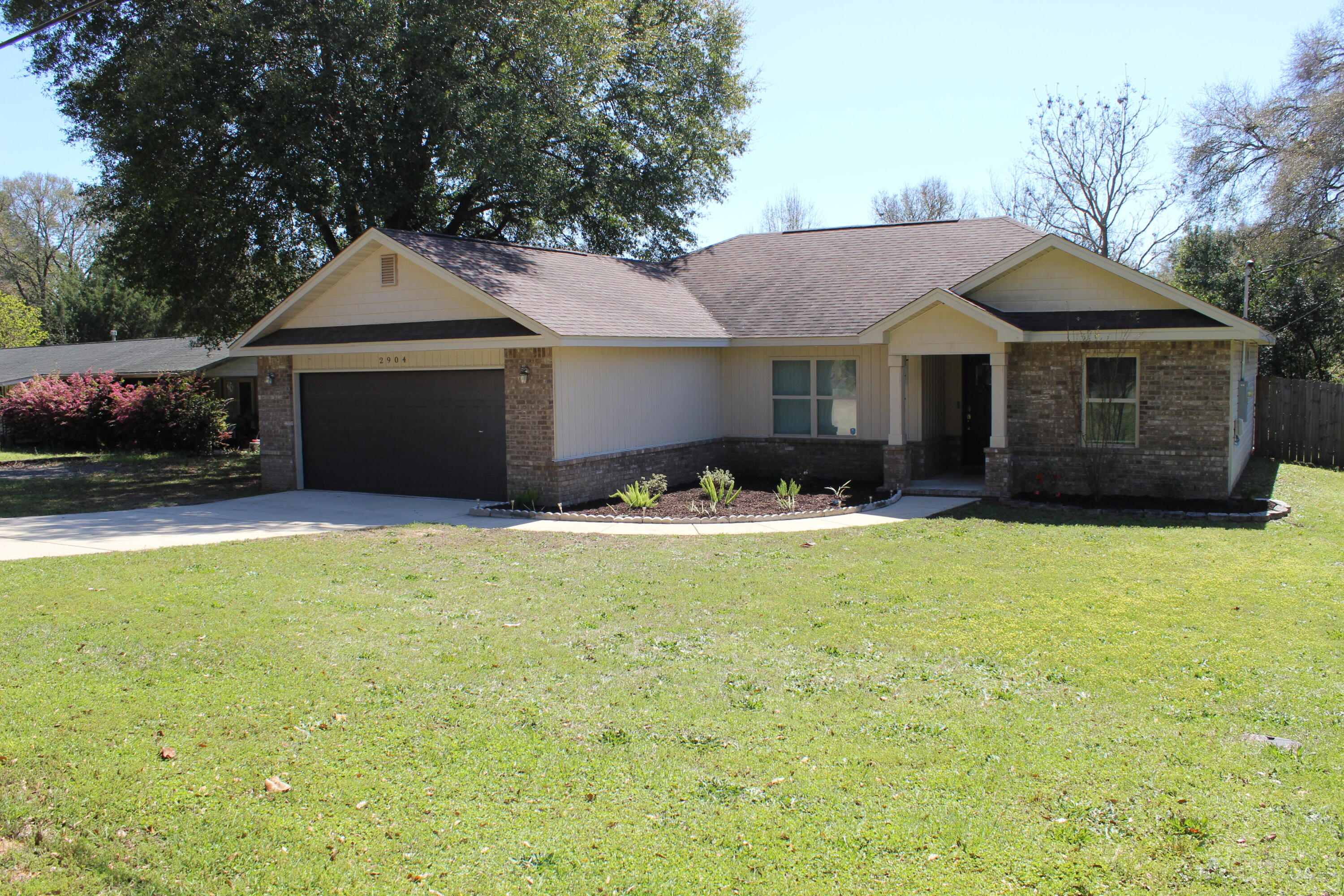 2904 Second Avenue Crestview, FL 32539 - Photo 2 of 36