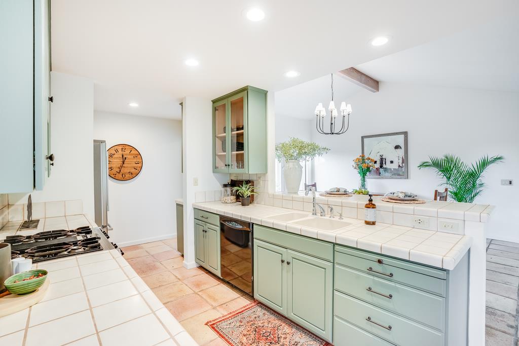 306 Wheelock Road Watsonville, CA 95076 - Photo 11 of 41