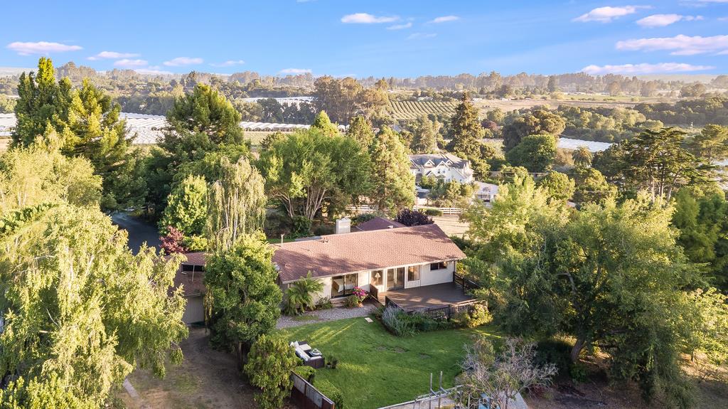306 Wheelock Road Watsonville, CA 95076 - Photo 2 of 41