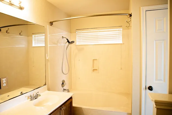 $1,750 | 135 Holmstrom Street, Hutto, TX 78634