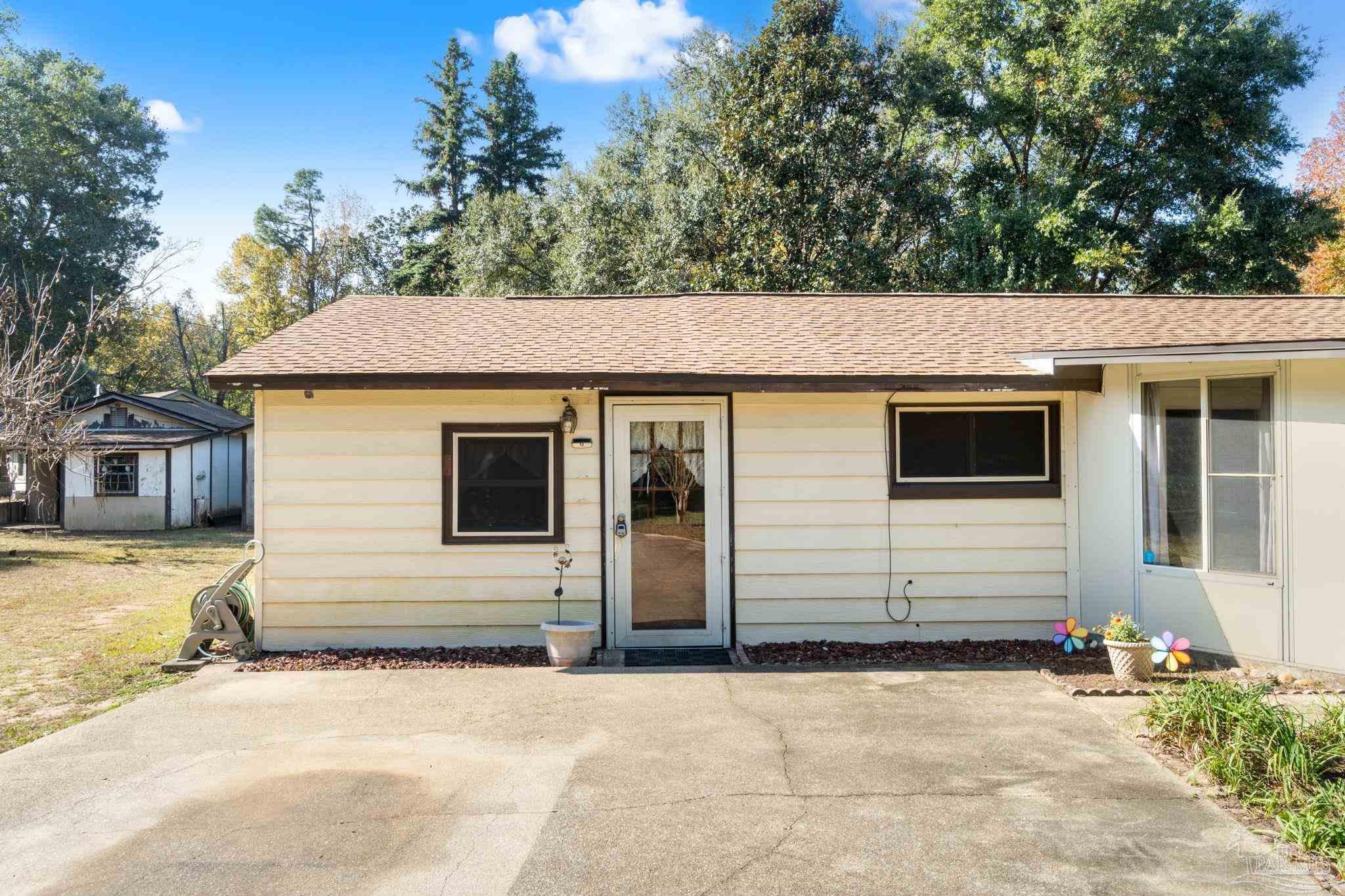 5413 Hamilton Bridge Road Milton, FL 32570 - Photo 4 of 30