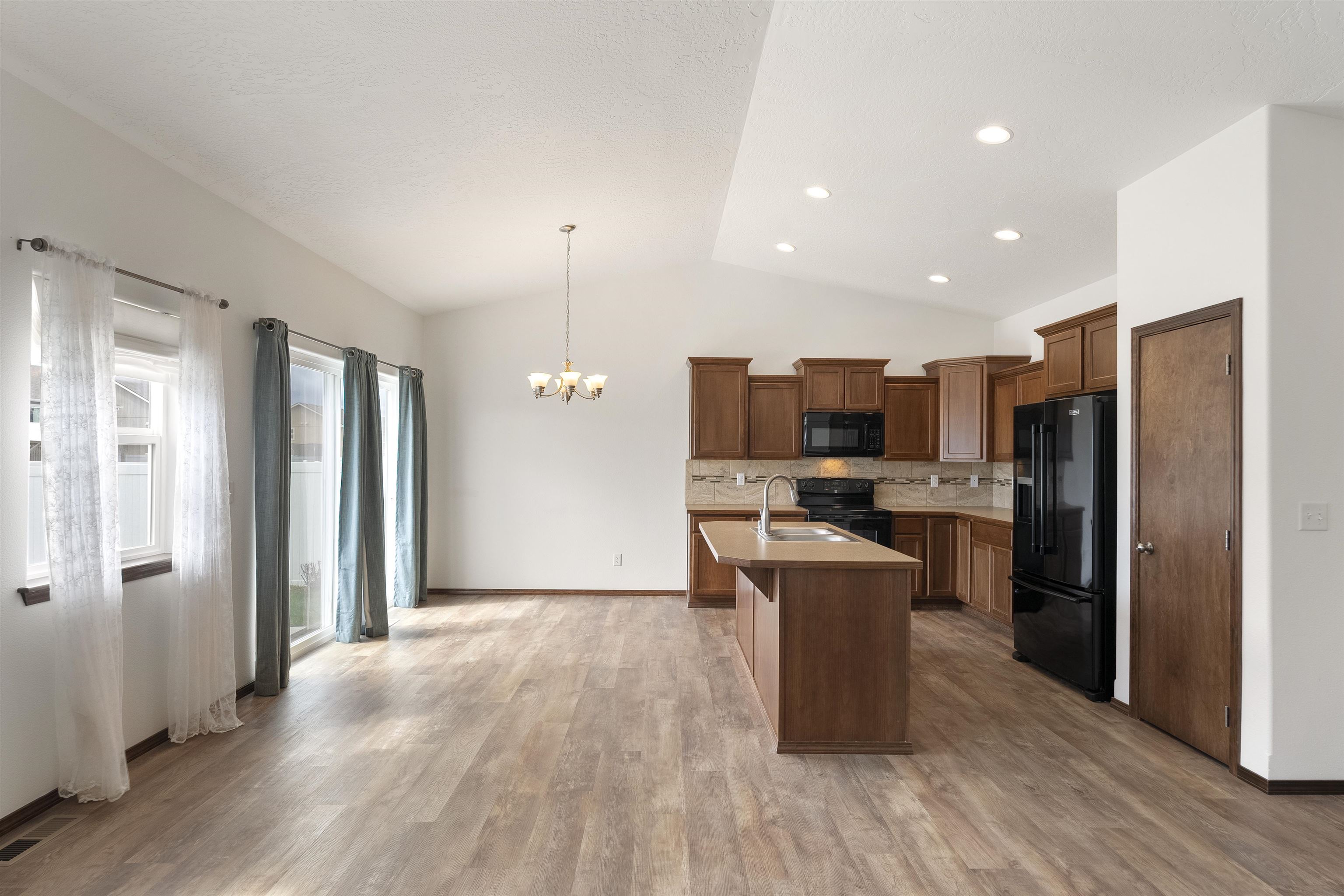 1815 West Jay Avenue Spokane, WA 99208 - Photo 3 of 23