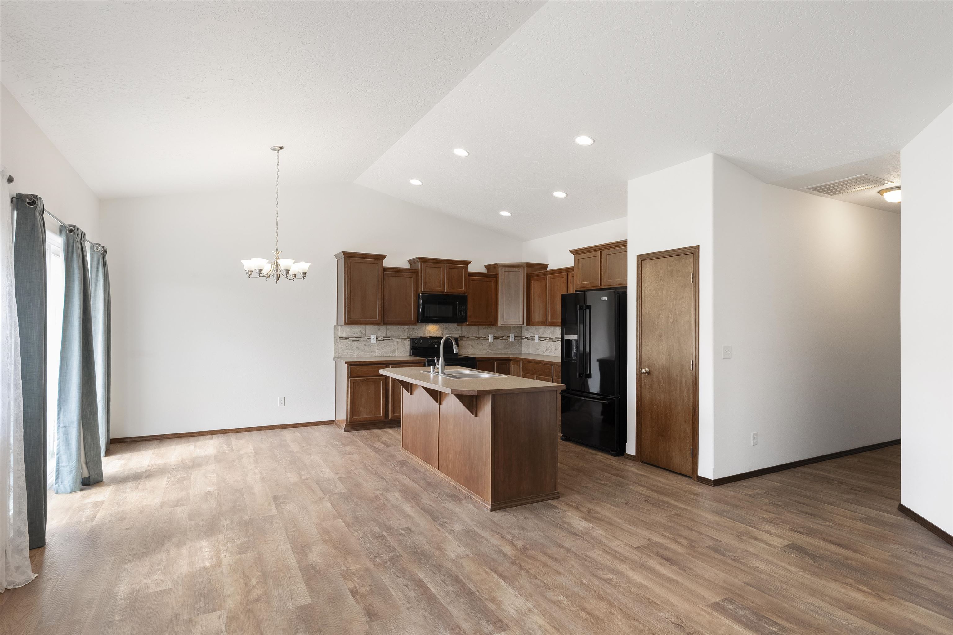 1815 West Jay Avenue Spokane, WA 99208 - Photo 4 of 23