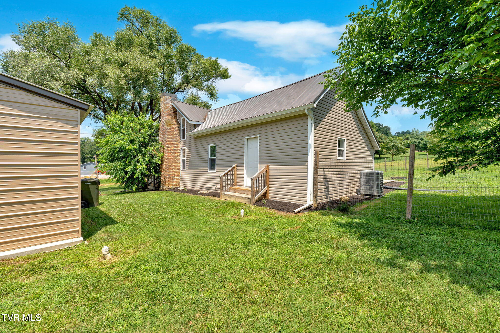 104 Kincheloe Road Fall Branch, TN 37656 - Photo 13 of 34 24-web-or-mls-JH 20250625-070