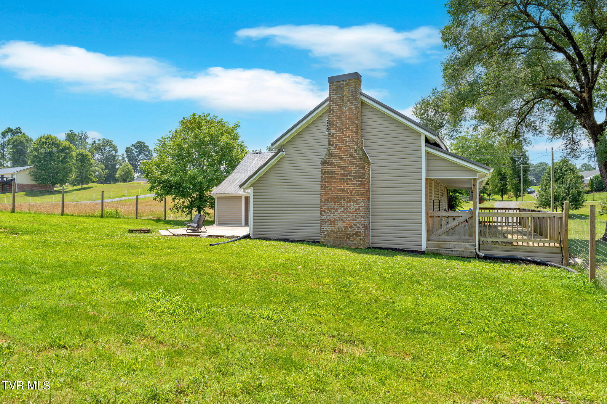 104 Kincheloe Road Fall Branch, TN 37656 - Photo 3 of 34 31-web-or-mls-JH 20250625-097