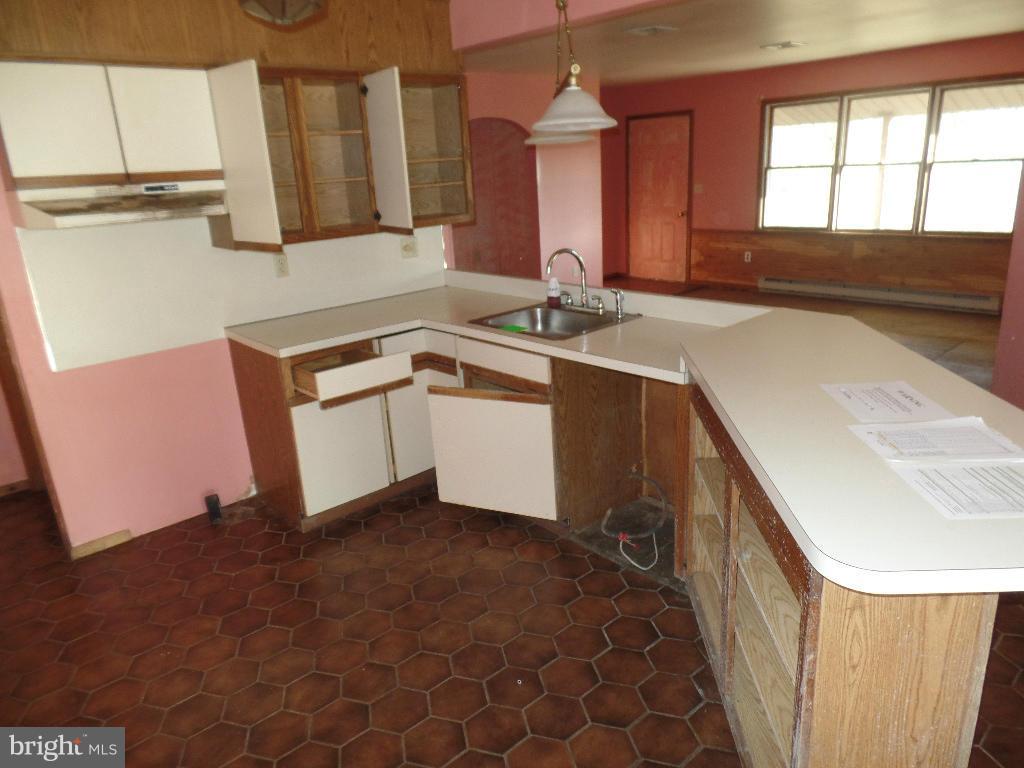 26 Windy Hill Road Newville, PA 17241 - Photo 2 of 19 Kitchen