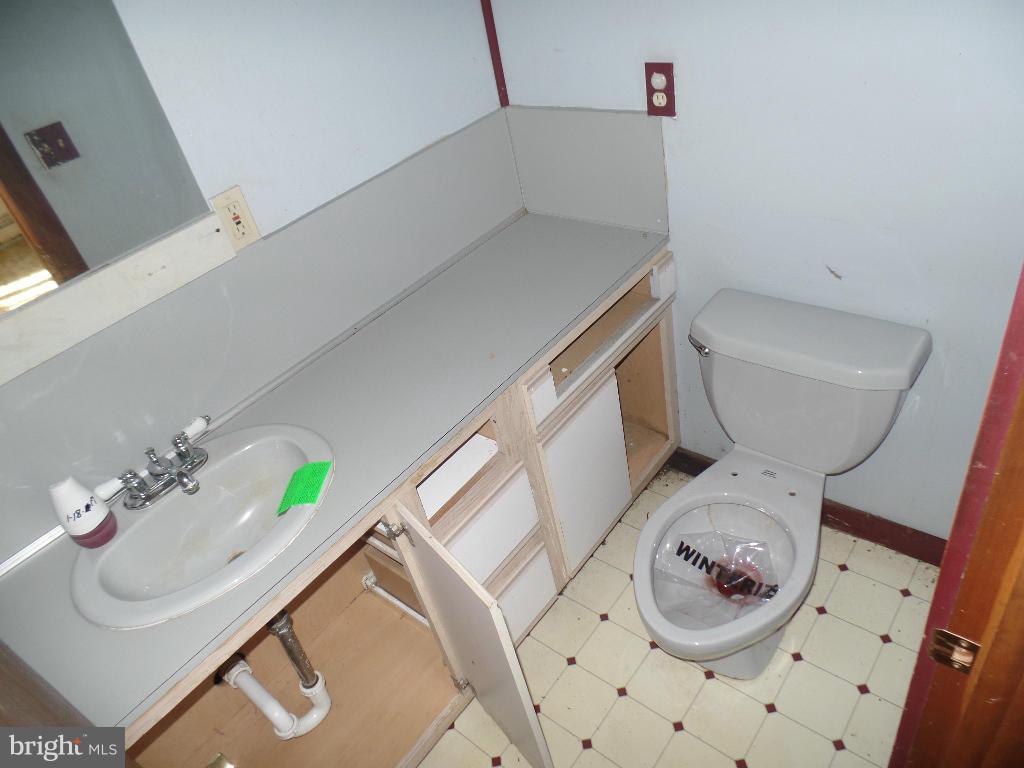 26 Windy Hill Road Newville, PA 17241 - Photo 8 of 19 Bath