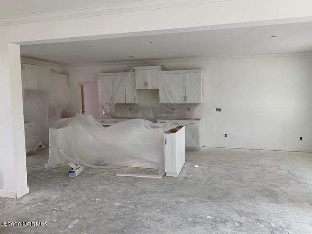 1257 Lt Congleton Road Wilmington, NC 28409 - Photo 4 of 11 17 kitchen