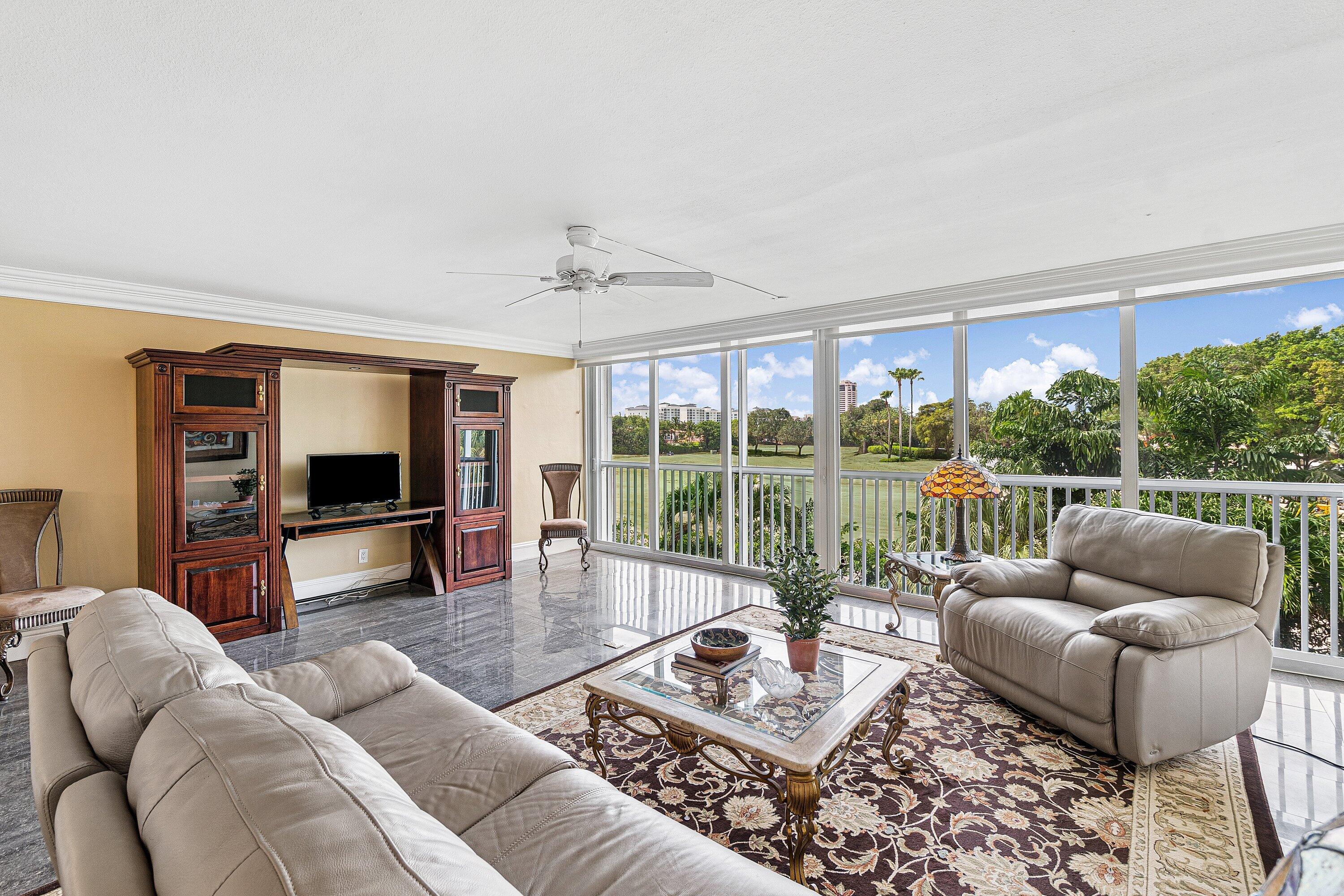 300 East Royal Palm Road, Unit 350 Boca Raton, FL 33432 - Photo 4 of 29 Living Room