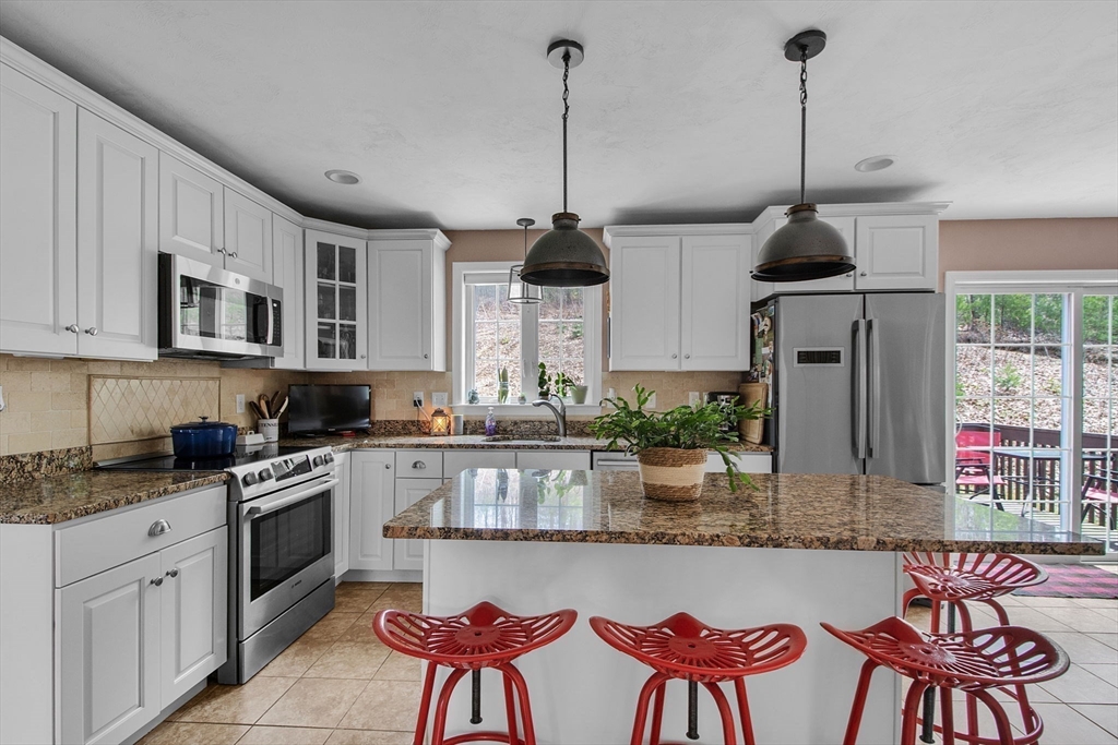 4 Brintnal Drive Rutland, MA 01543 - Photo 6 of 39