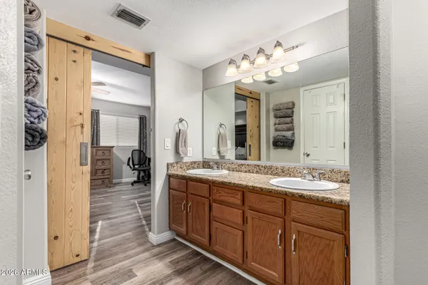 $565,000 | 567 West Spur Avenue, Gilbert, AZ 85233