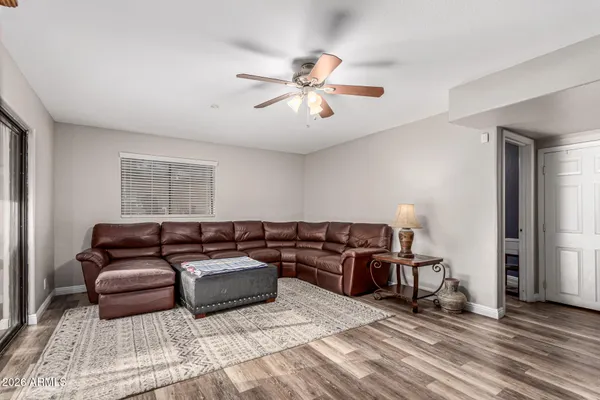 $559,900 | 567 West Spur Avenue, Gilbert, AZ 85233