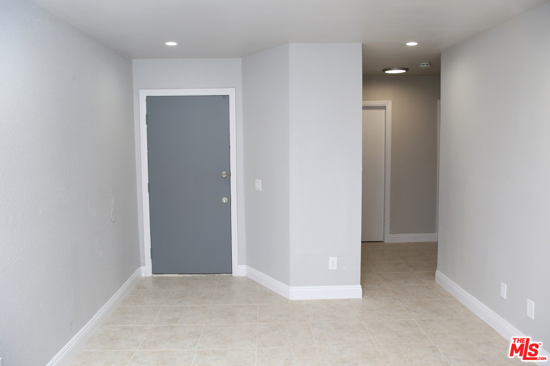 121 Racquet Club Drive Compton, CA 90220 - Photo 1 of 19 Gallery Image 1
