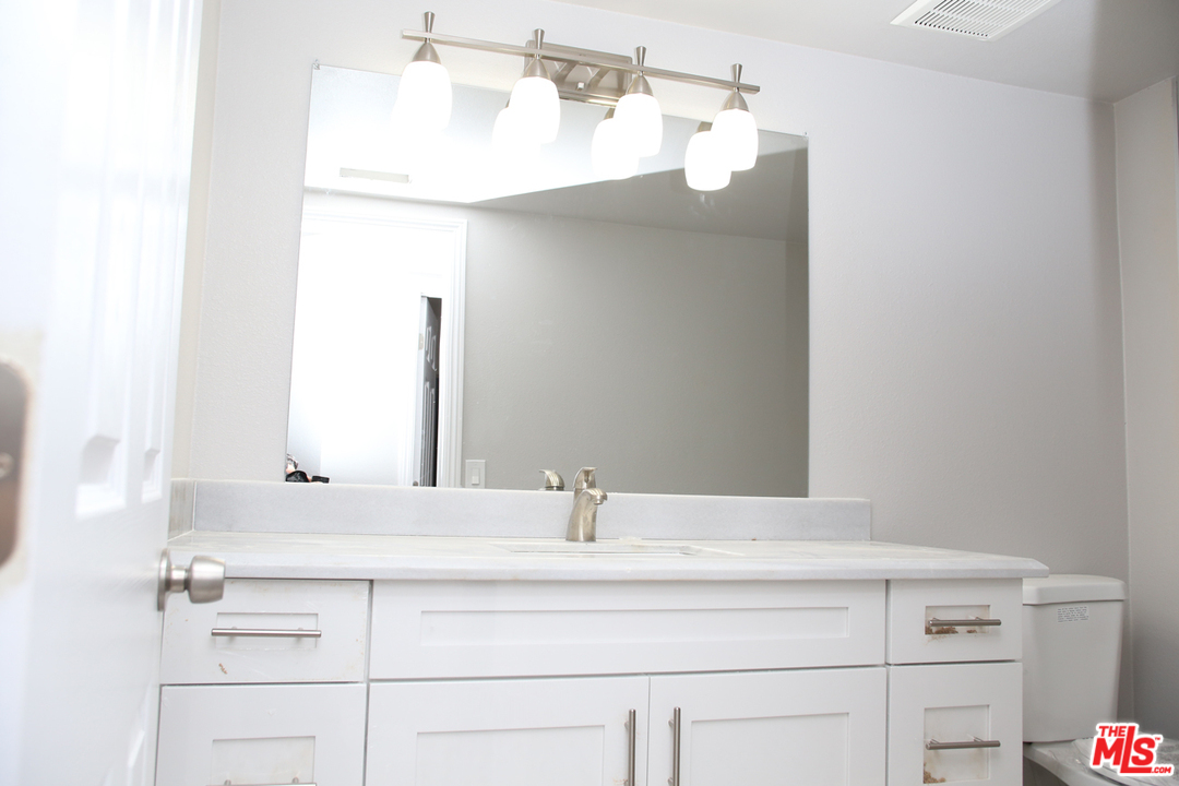 121 Racquet Club Drive Compton, CA 90220 - Photo 13 of 19 Gallery Image 13