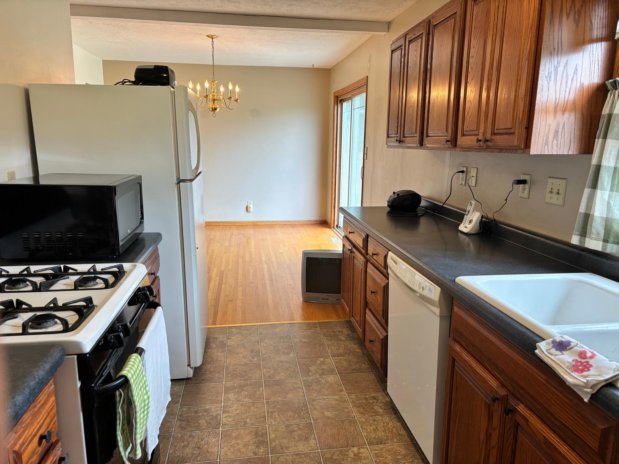 1306 Crestview Road Albert Lea, MN 56007 - Photo 10 of 30
