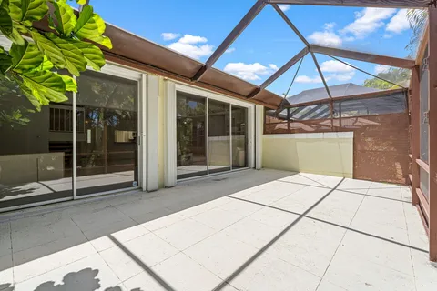 $749,999 | 4825 Northwest 98th Place, Doral, FL 33178