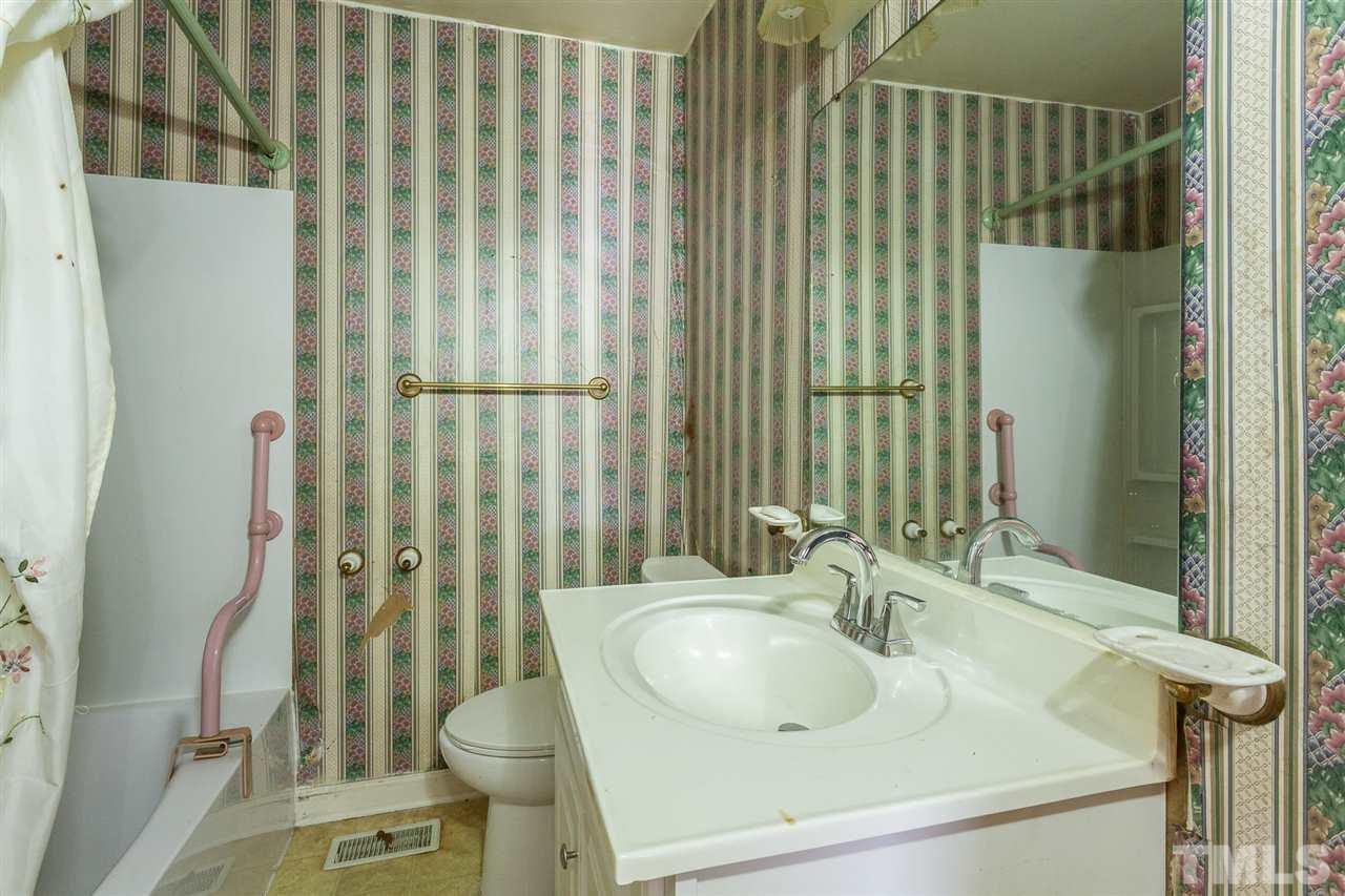 933 Friar Tuck Road Raleigh, NC 27610 - Photo 13 of 28