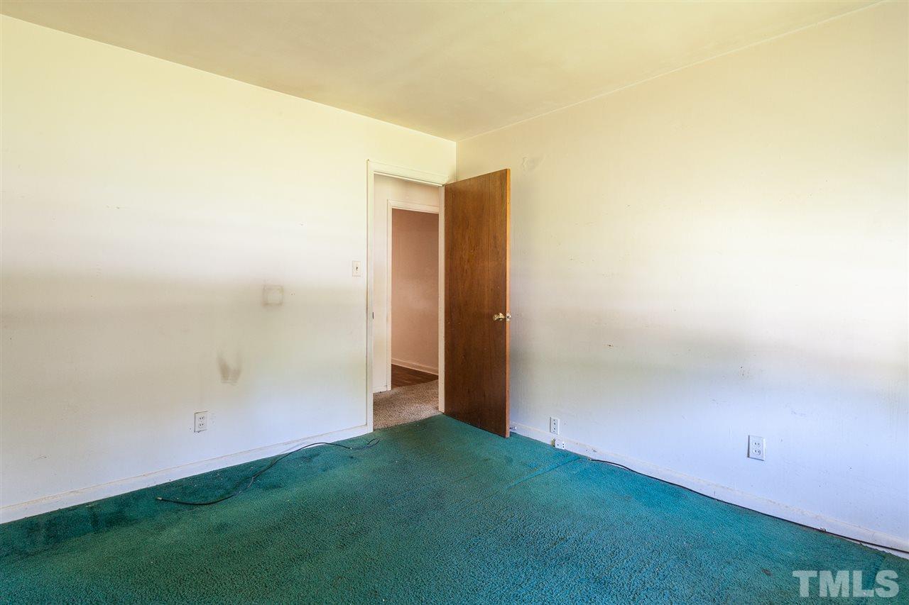 933 Friar Tuck Road Raleigh, NC 27610 - Photo 15 of 28