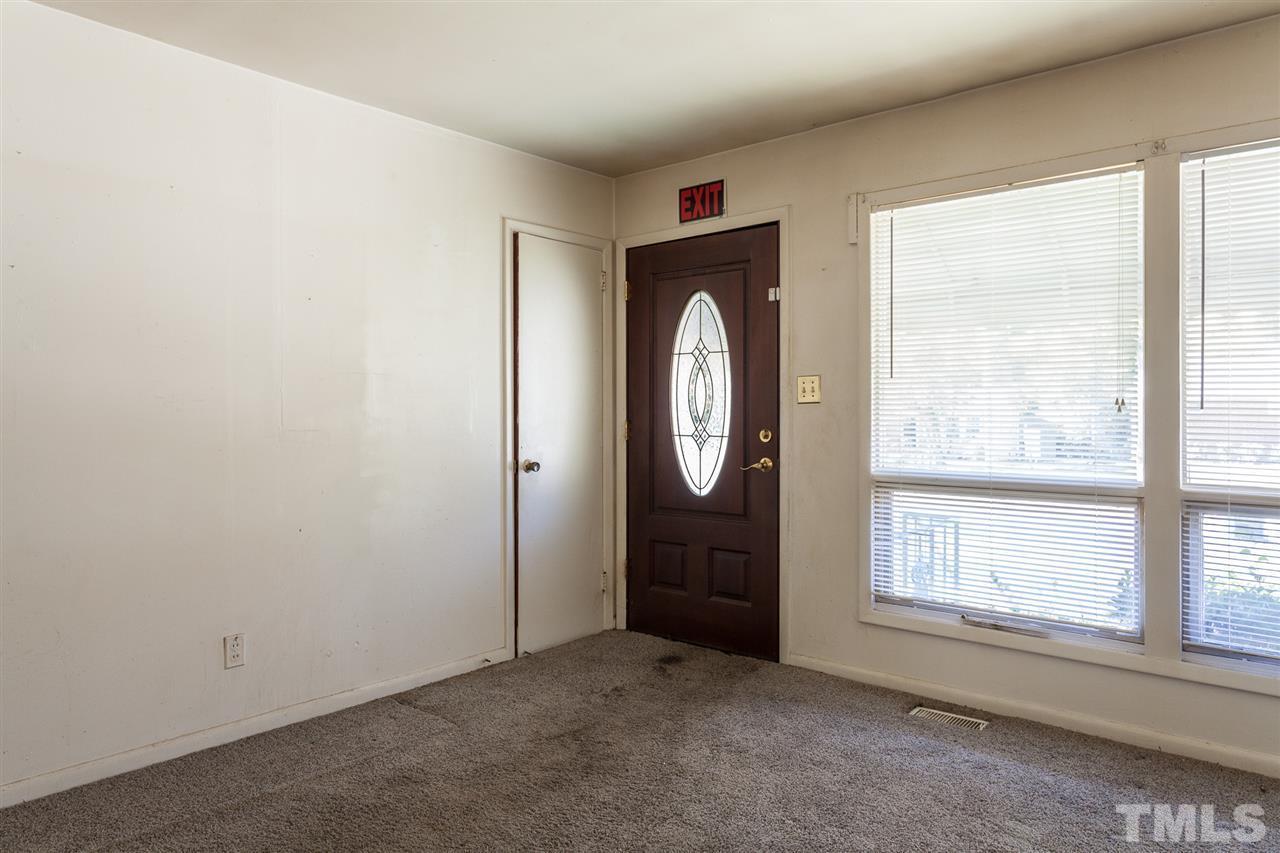 933 Friar Tuck Road Raleigh, NC 27610 - Photo 4 of 28
