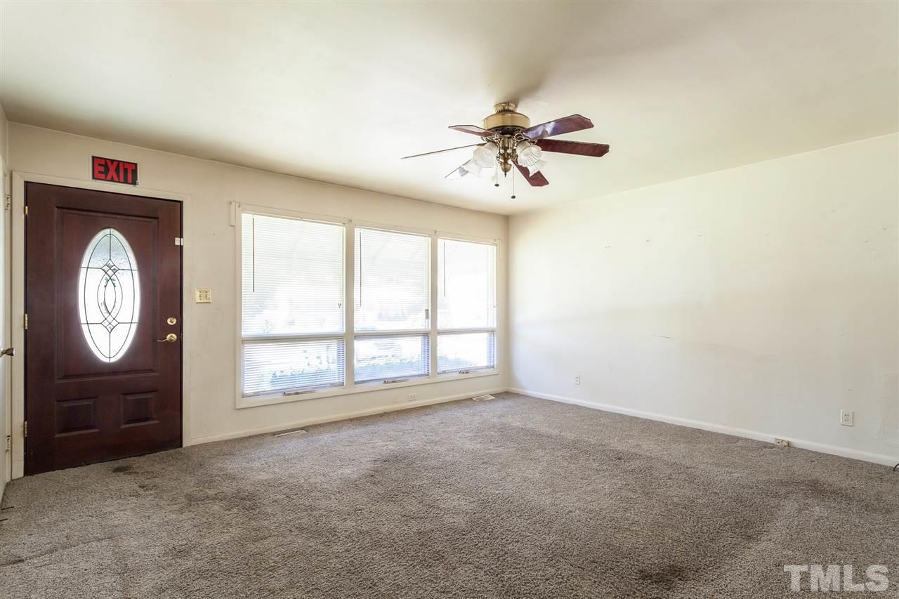 933 Friar Tuck Road Raleigh, NC 27610 - Photo 5 of 28