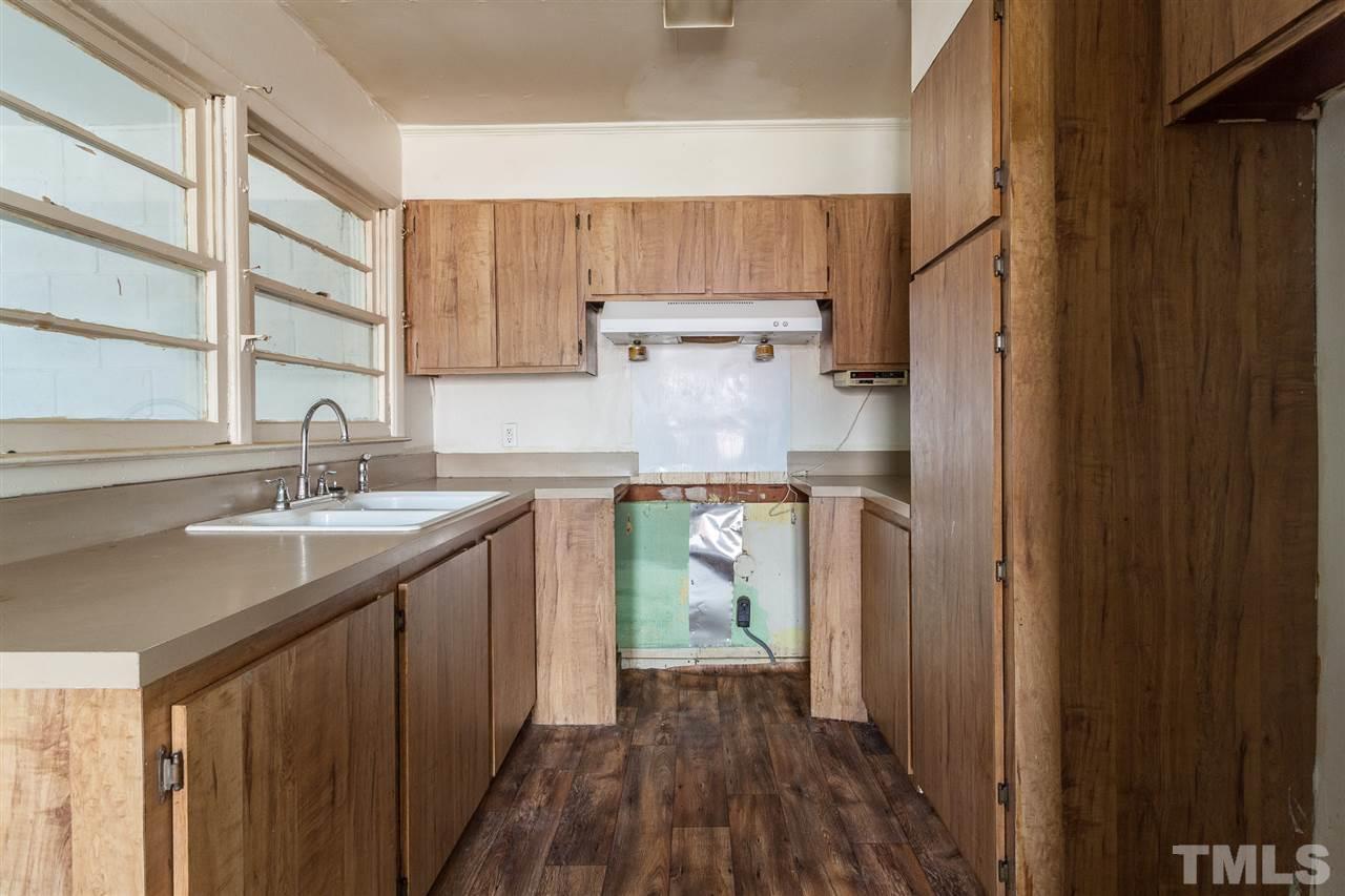933 Friar Tuck Road Raleigh, NC 27610 - Photo 9 of 28