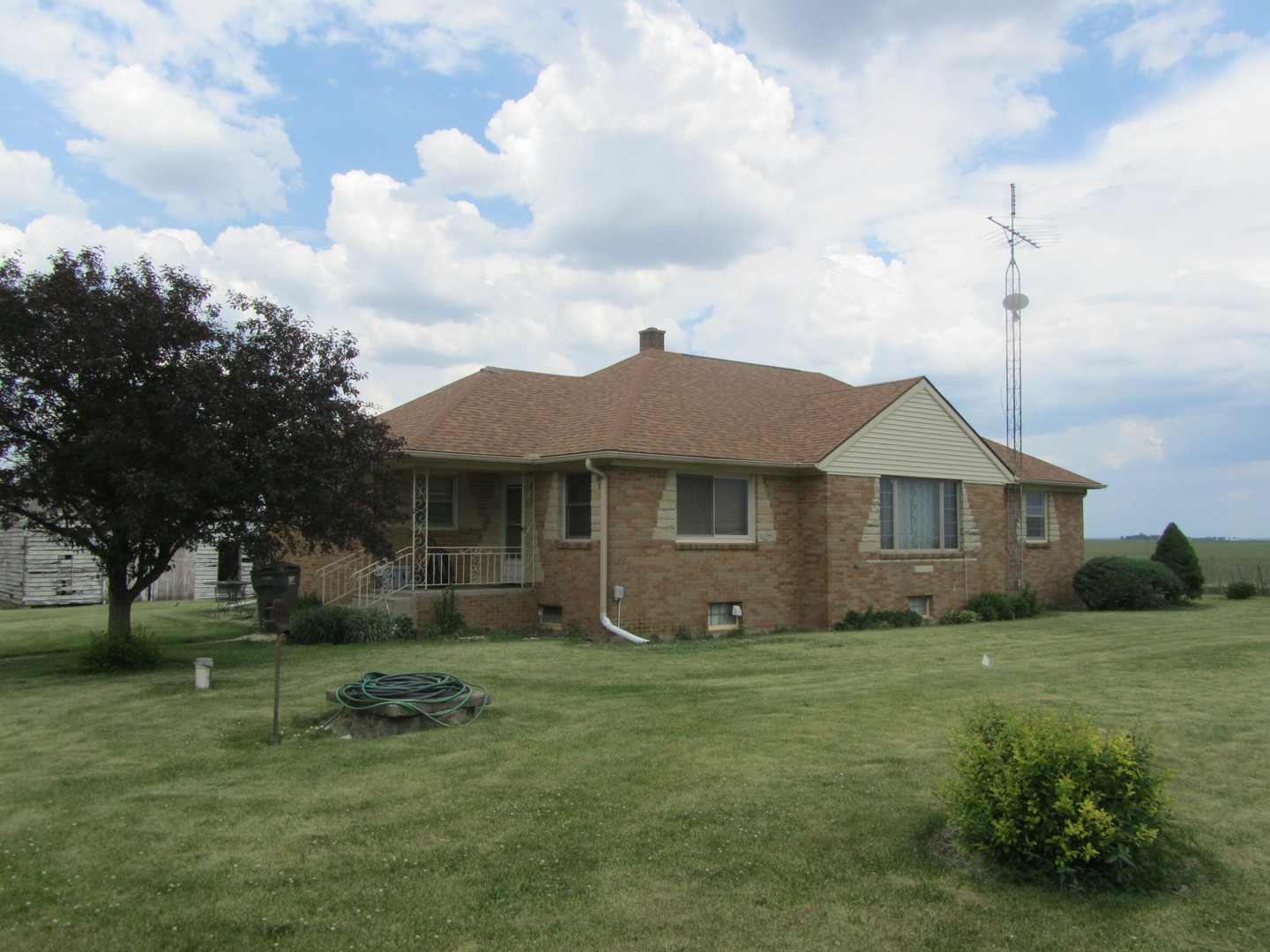 1419 North 35th Road Ottawa, IL 61350 - Photo 3 of 5