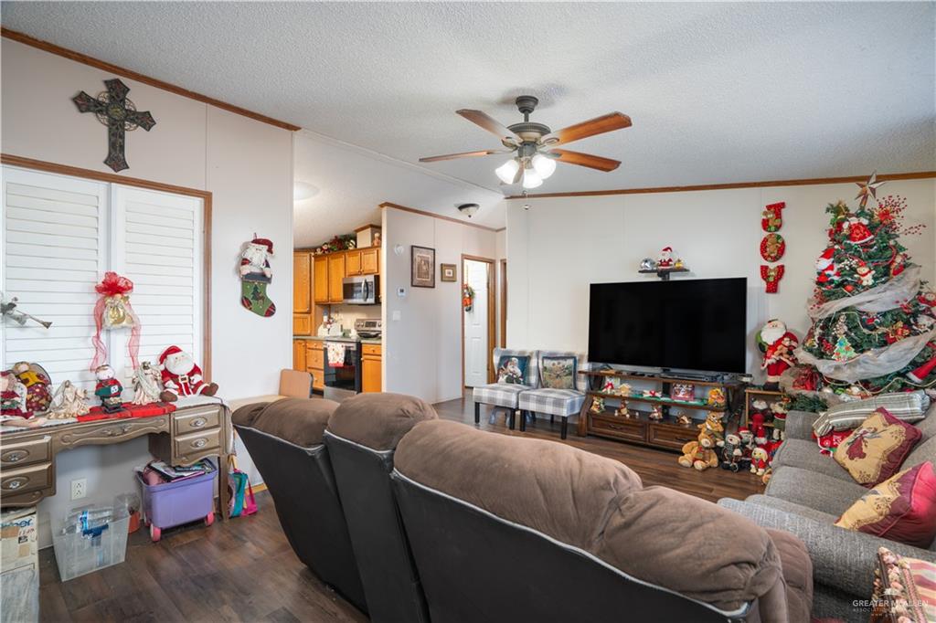 1513 Thompson Road Mission, TX 78573 - Photo 17 of 33