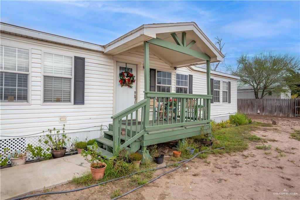 1513 Thompson Road Mission, TX 78573 - Photo 5 of 33