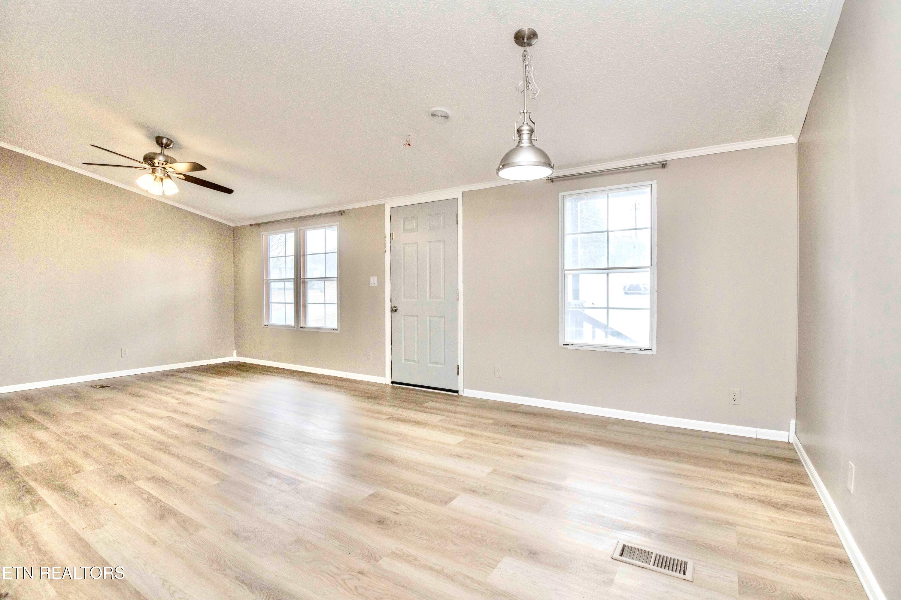 FRONT ROOM
