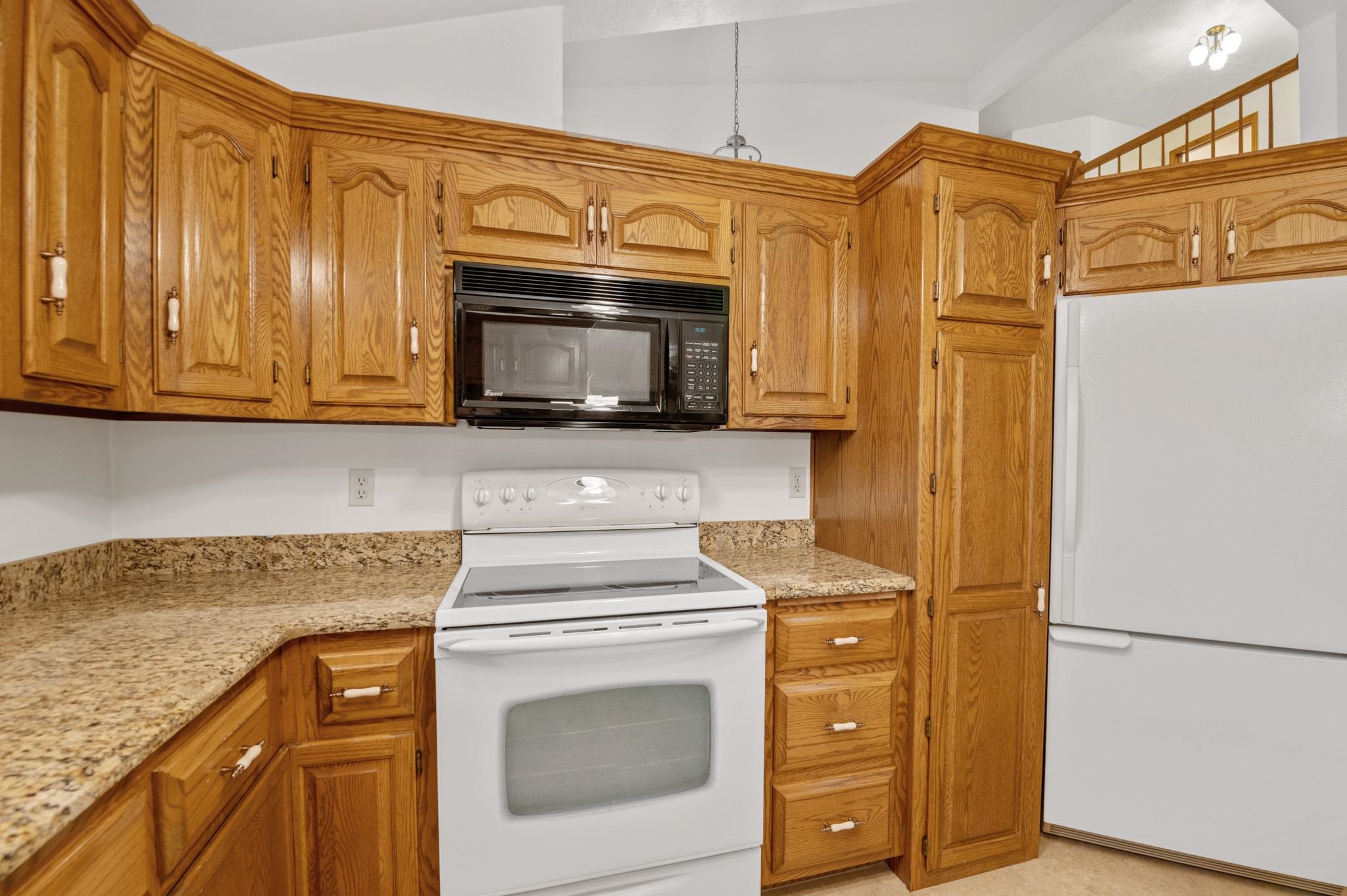 3081 Big Timber Circle Suamico, WI 54313 - Photo 20 of 48
