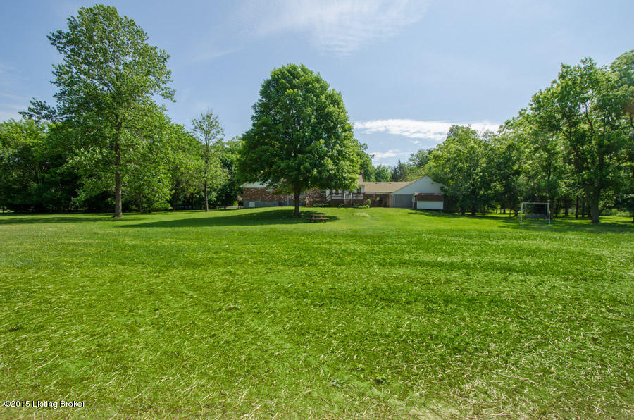 5304 Chenoweth Run Road Louisville, KY 40299 - Photo 55 of 66 Back Yard