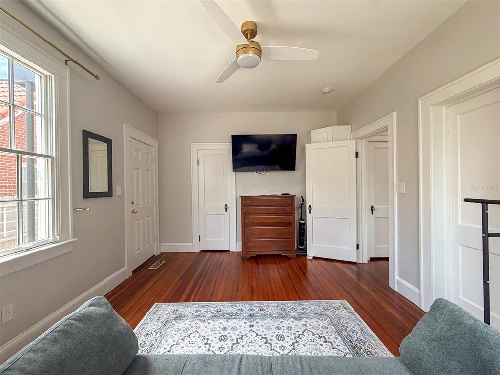 417 Southwest 10th Street Gainesville, FL 32601 - Photo 24 of 50