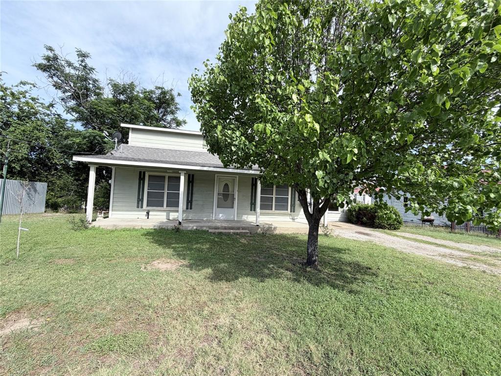 403 North Reagan Street Hamilton, TX 76531 - Photo 1 of 20