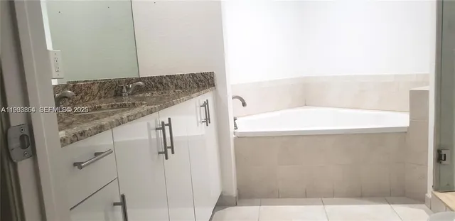 $2,250 | 1830 Radius Drive, Unit 517, Hollywood, FL 33020