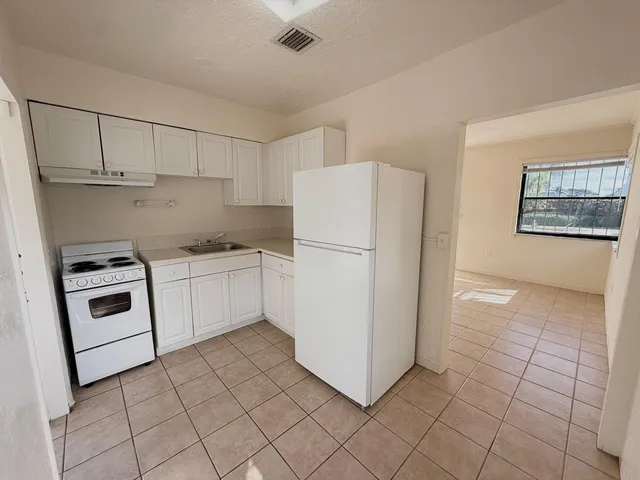 $1,600 | 5607 North Flagler Drive, West Palm Beach, FL 33407