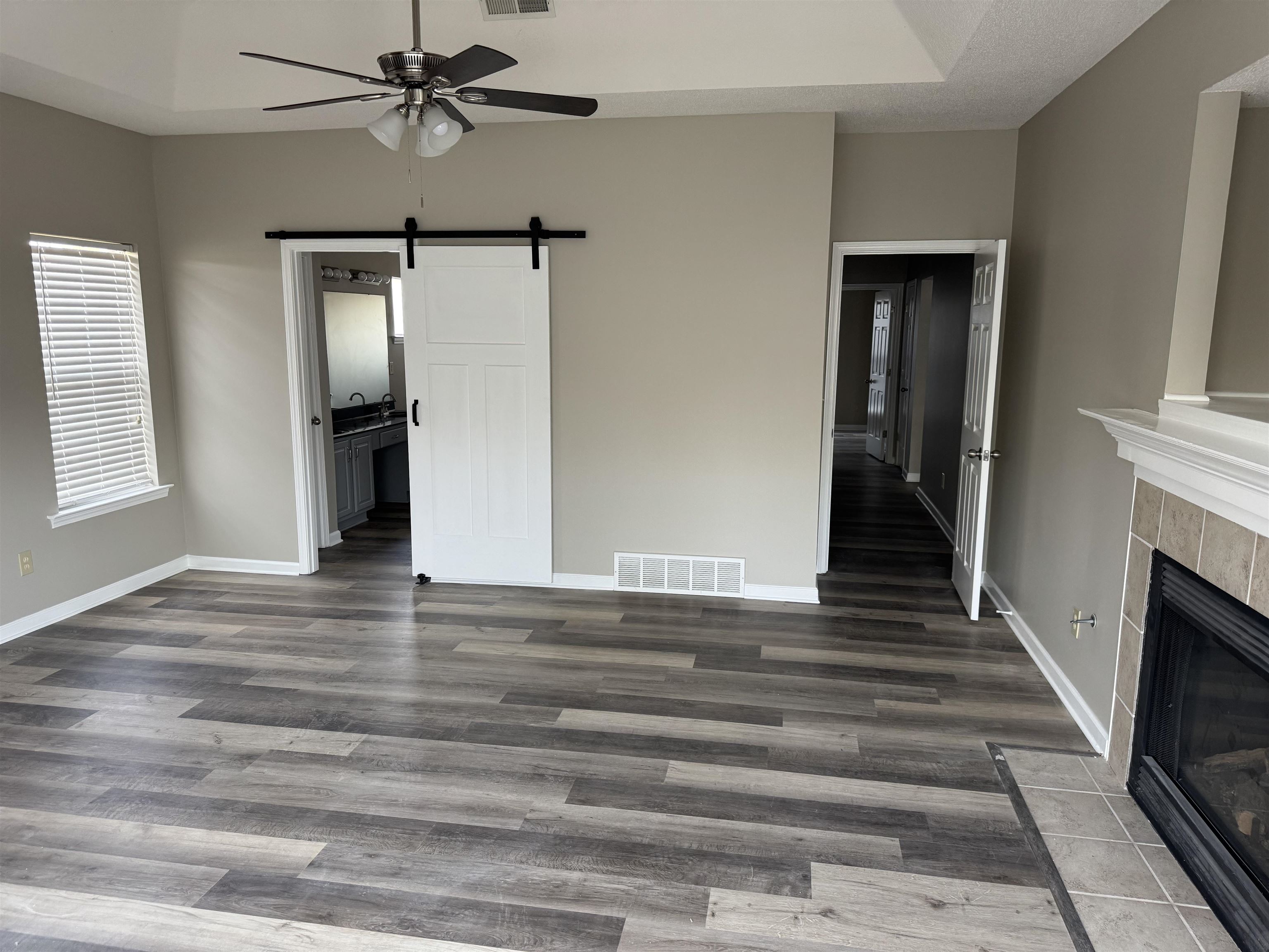 5393 Hightor Lane Memphis, TN 38125 - Photo 25 of 28 a view of an entryway