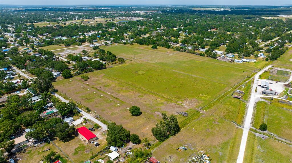 1998 Southeast 1st Avenue Arcadia, FL 34266 - Photo 11 of 16 view of city and mountain