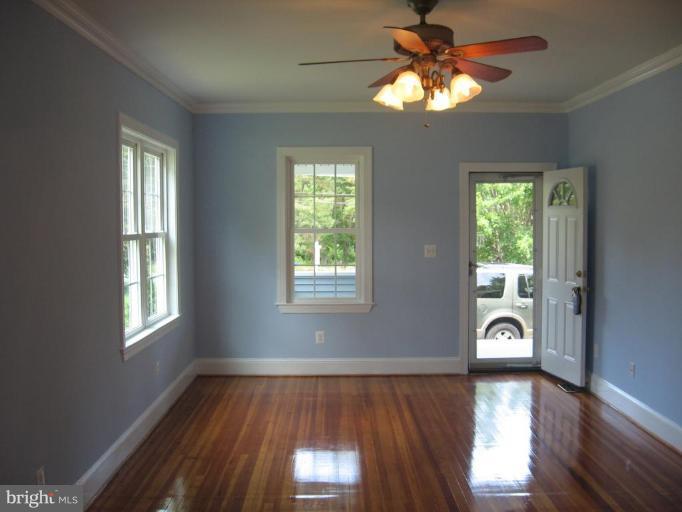 6402 Meadowridge Road Elkridge, MD 21075 - Photo 3 of 21 23x13 Living Room off the Kitchen w/Hardwoods