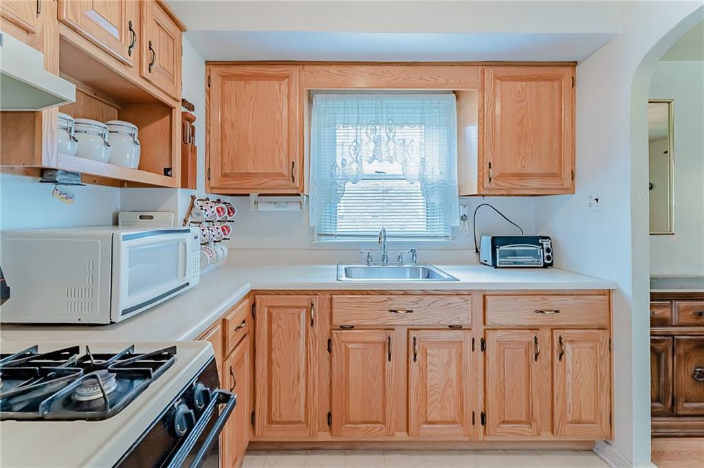 555 Hamil Road Penn Hills, PA 15147 - Photo 8 of 19 Gallery Image 8