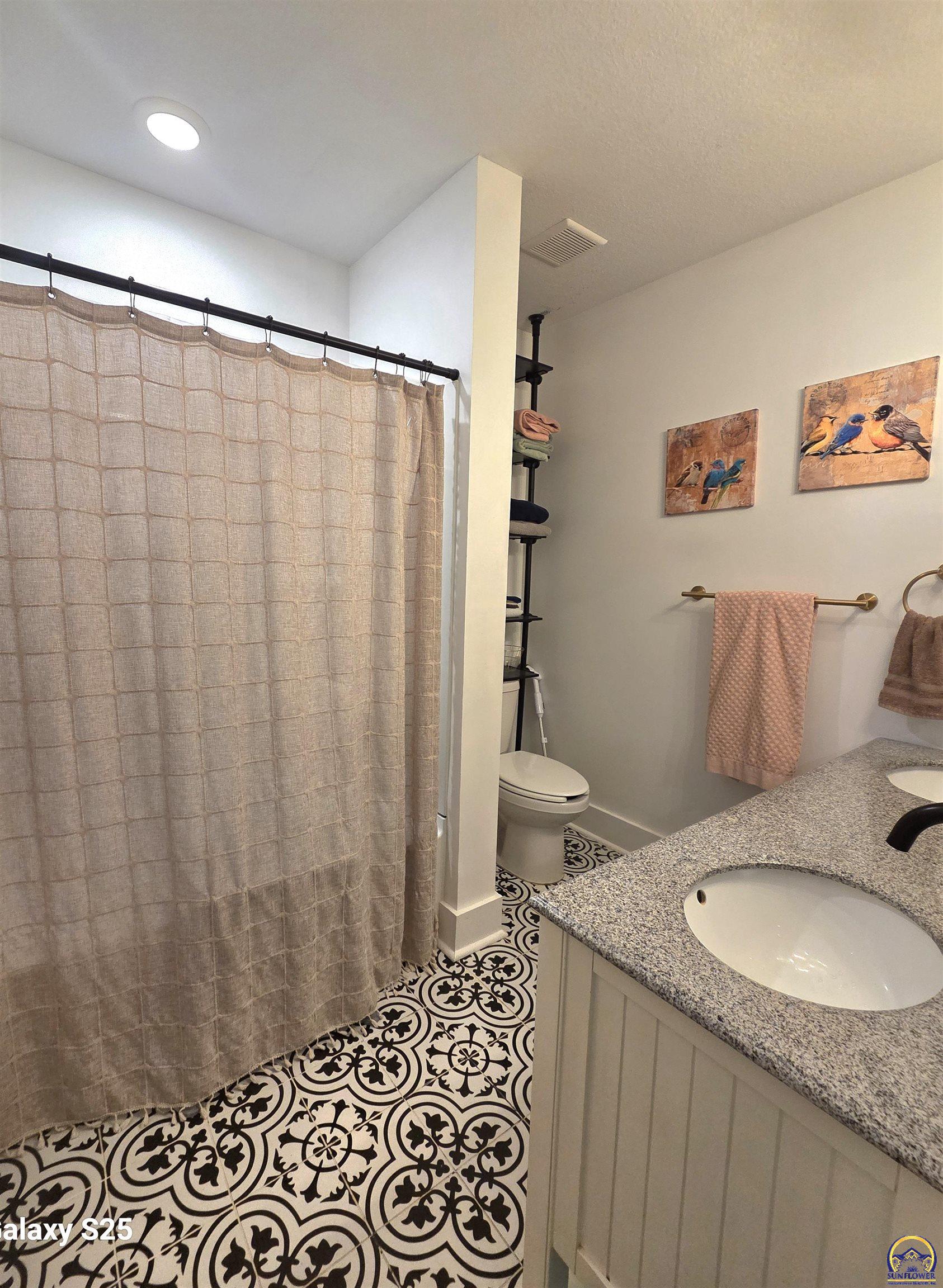 1432 Southwest MacVicar Avenue Topeka, KS 66604 - Photo 15 of 23