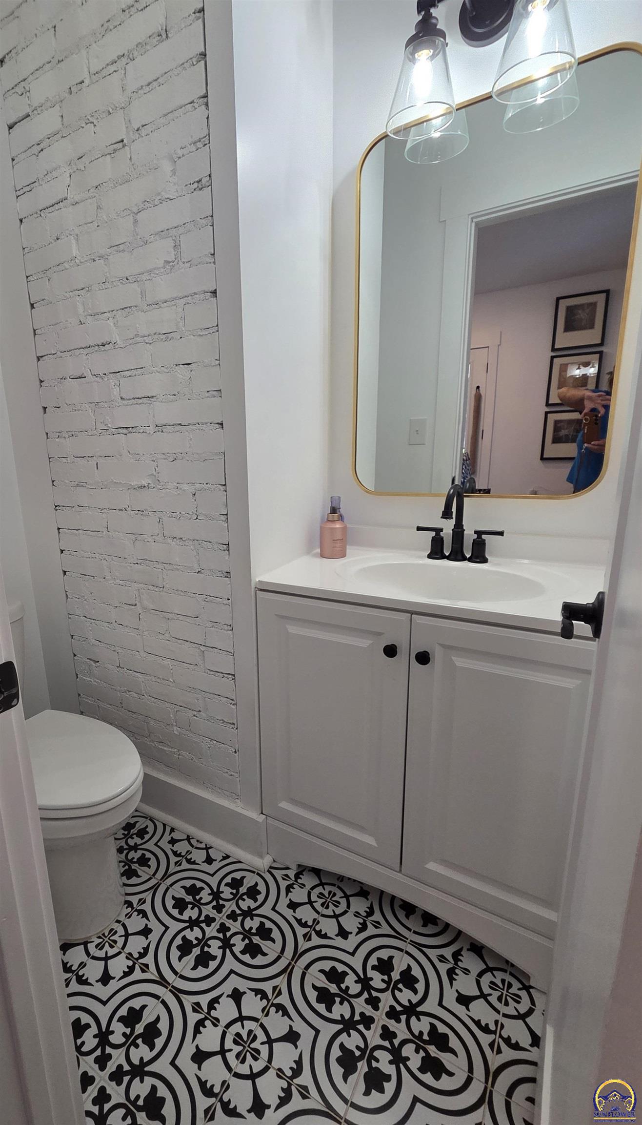 1432 Southwest MacVicar Avenue Topeka, KS 66604 - Photo 17 of 23