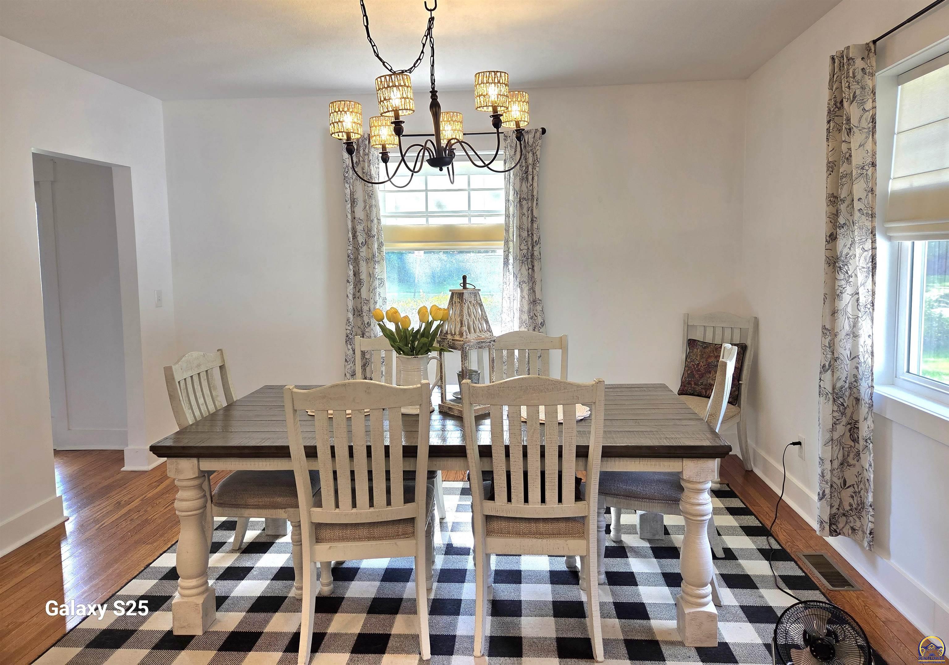 1432 Southwest MacVicar Avenue Topeka, KS 66604 - Photo 6 of 23