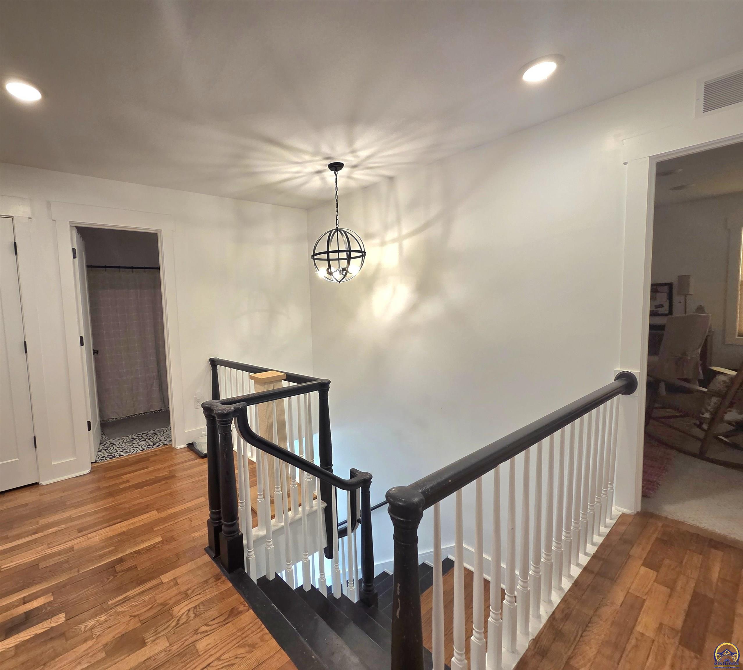 1432 Southwest MacVicar Avenue Topeka, KS 66604 - Photo 9 of 23