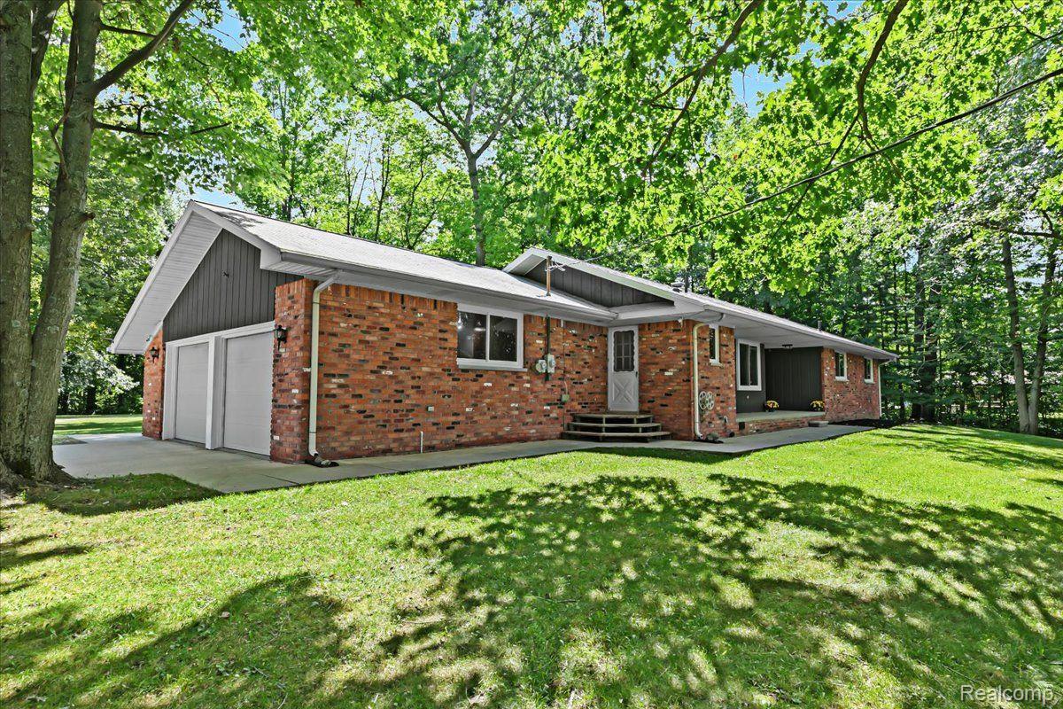 2330 Argentine Road Howell, MI 48855 - Photo 3 of 38 2330 Argentine Rd