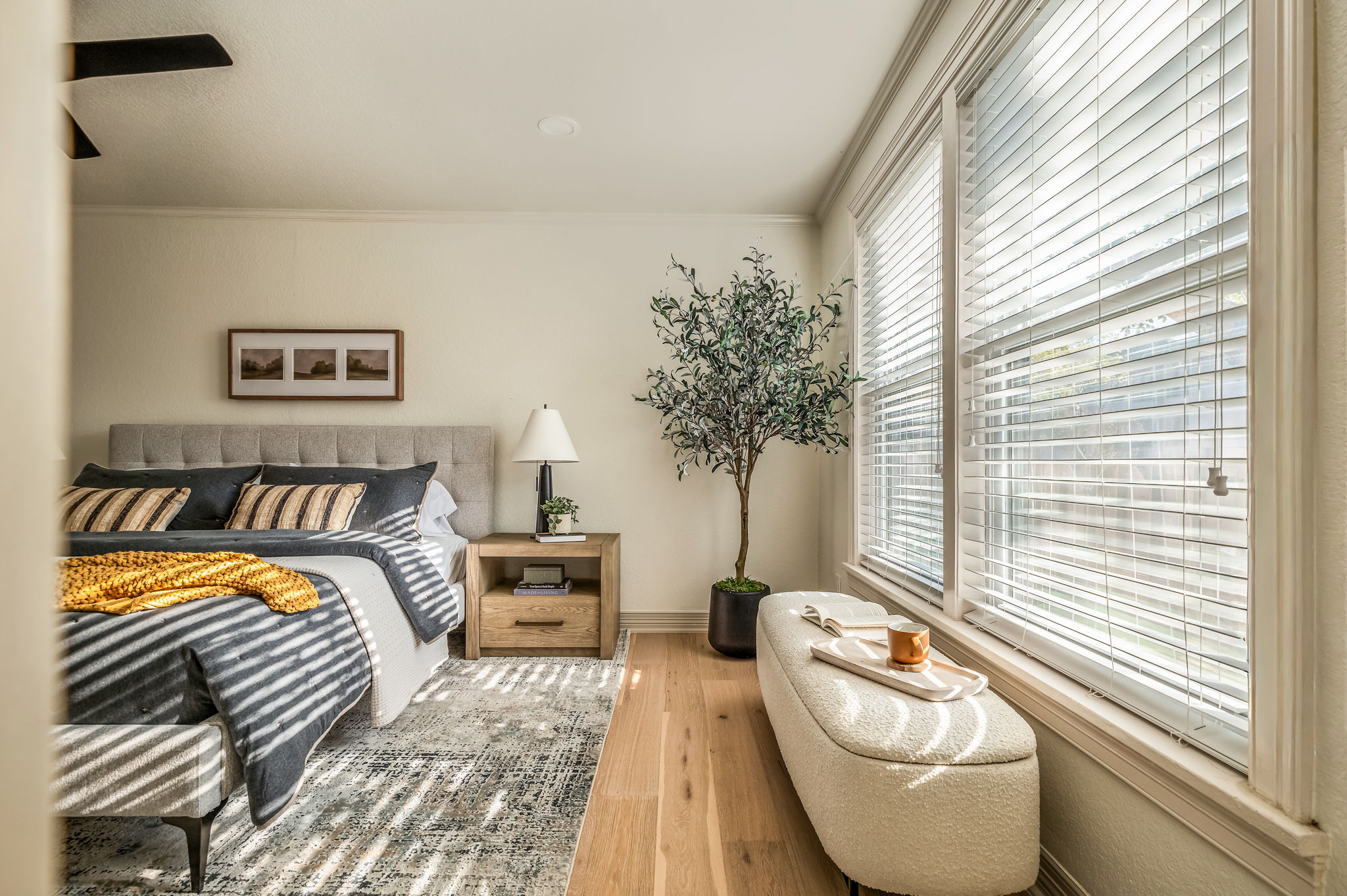 3801 Avenue H Austin, TX 78751 - Photo 24 of 40 a bedroom with a bed and a large window