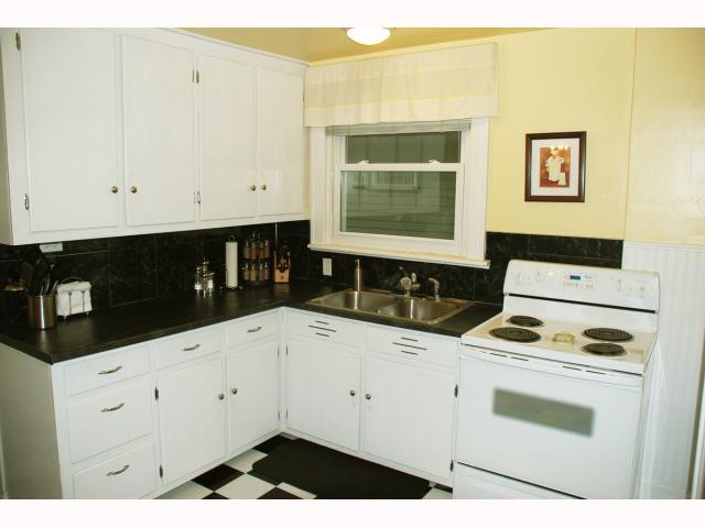 196 Tibet Road Columbus, OH 43202 - Photo 6 of 14