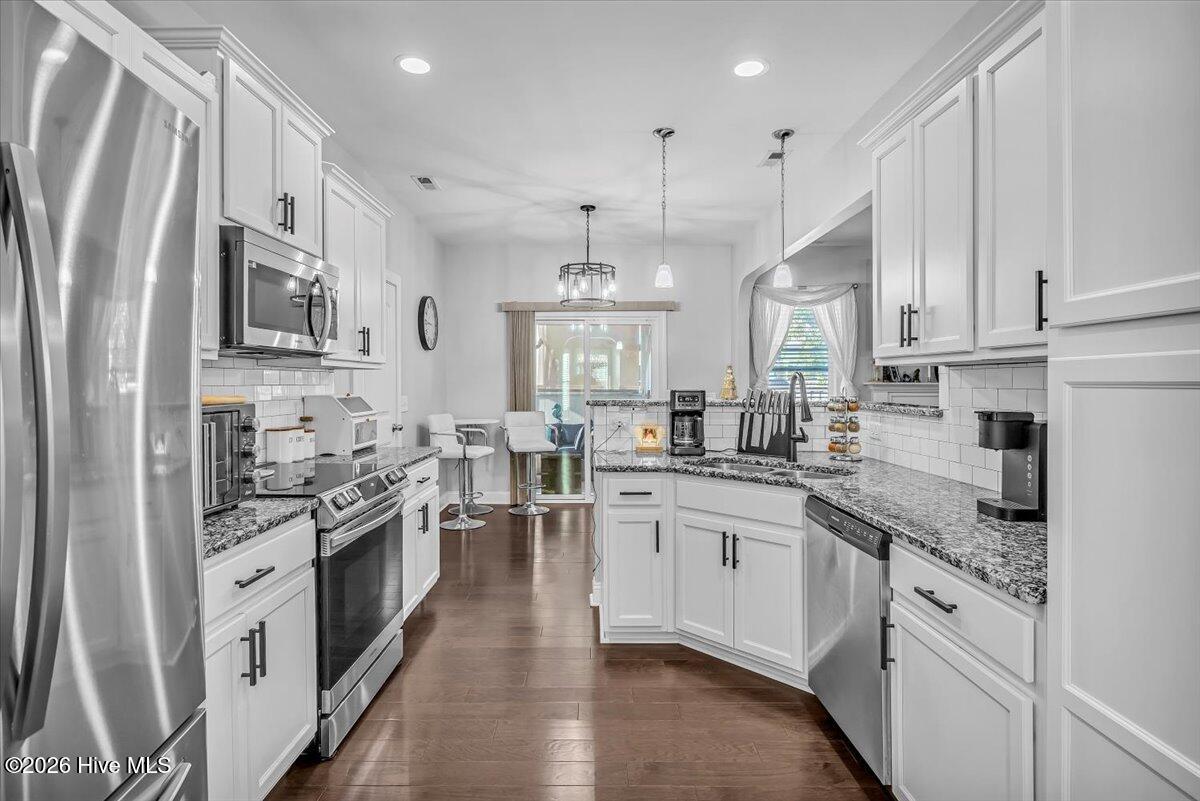 601 Aurora Place Hampstead, NC 28443 - Photo 5 of 28 Kitchen