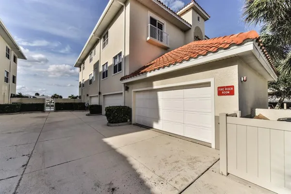 $4,950 | 273 The Middle Way, Unit G, New Smyrna Beach, FL 32169