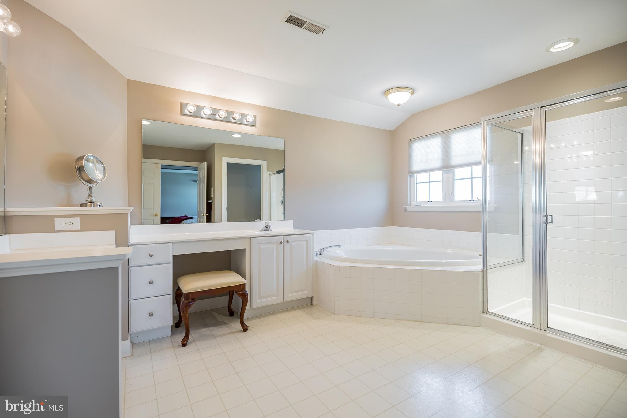 114 Quail Ridge Way Mickleton, NJ 08056 - Photo 12 of 40 Master bathroom
